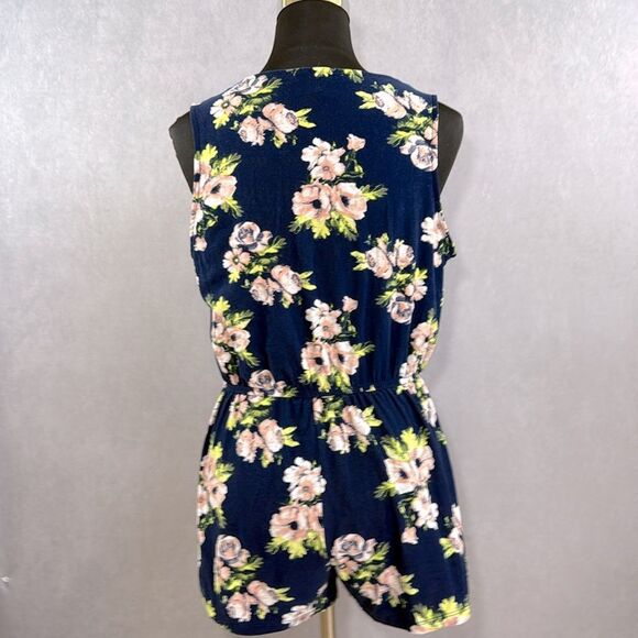 NWOT J for Justify Navy Blue Floral Romper - Picture 3 of 6